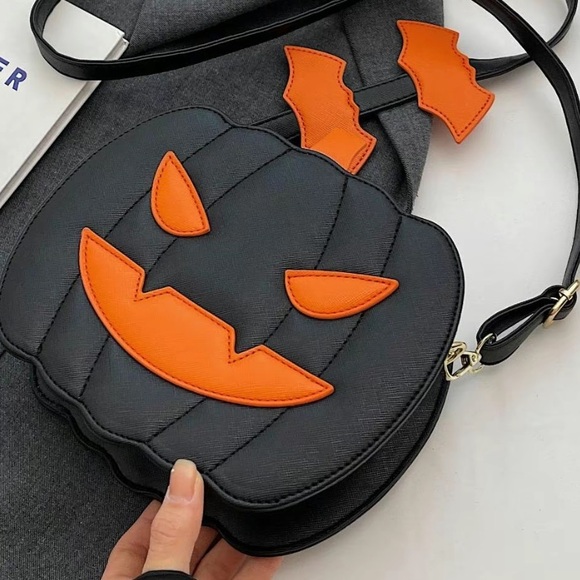 Purse! - Picture 3 of 7